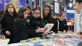 Denizli’de edebiyat rüzgarı: Kitap tutkunları fuara akın etti