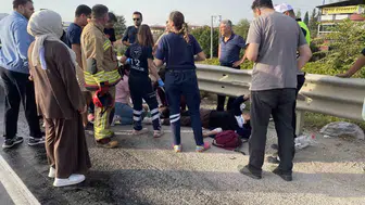 Manisa yolunda tehlikeli ihmal: Mazot dökülen virajda iki motosiklet peş peşe devrildi