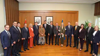 İzmir’de siyasi dengeler değişti: Şato’daki kritik zirveden iş birliği mesajı çıktı