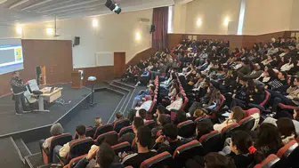 Afyon'da gençlere 'bağımlılığa karşı kalkan' eğitimi: Emniyetten kritik uyarılar