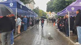Denizli’de Şeniz Doğan için adalet çağrısı: Yağmura rağmen meydanı terk etmediler
