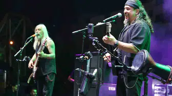 Çine’de müzik ziyafeti: Necati ve Saykolar sahneyi salladı