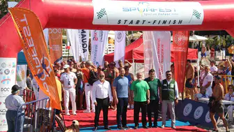 Ölüdeniz’in turkuaz sularında dev buluşma: 1600 sporcu kulaç attı