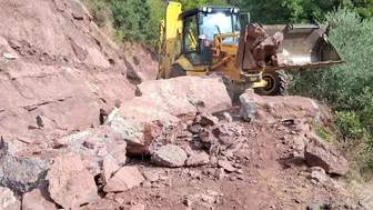 Efeler'de yağışın izleri silindi: Kapanan yollar trafiğe açıldı