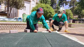 Efeler'de çocukların neşesi güvenle buluşuyor: Parklar baştan aşağı yenileniyor