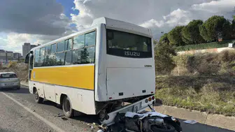 Uşak’ta acı kaza: Motosikletli gençler otobüsle çarpıştı, bir can kaybı yaşandı
