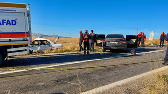 Emirdağ yolunda acı bilanço: İki otomobil çarpıştı, 4 kişi yaşamını yitirdi