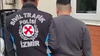 İzmir trafiğinde dehşet anları: 9 aylık bebeğin olduğu aracı durdurup tehdit ettiler