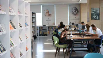 Muğla’nın entelektüel kalbi Türkan Saylan’da atıyor: 40 bin eser okurları bekliyor
