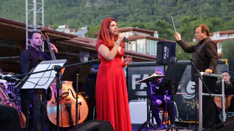 Akyaka'da sanat ve vefa buluşması: Efsane isimler unutulmadı