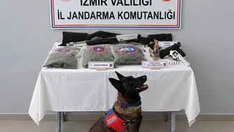 Beydağ'da zehir tacirlerine şafak operasyonu: Cephanelik gibi evler