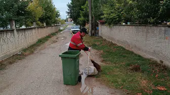 Bolvadin’de temizlik mesaisi: Ekipler mahalleleri pırıl pırıl yaptı