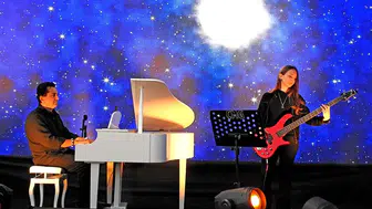 Çeşme’nin ruhunu notalara döktü: Mustafa Boran Durgun kalede büyüledi