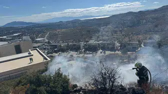 Bodrum'da korkutan yangın: Ekipler büyümeden durdurdu