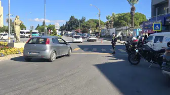 Çeşme trafiğinde yaya önceliği denetimi: Kurallara uymayan sürücülere geçit yok