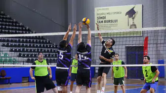 Denizli’de kamu çalışanlarının spor şöleni zirveye taşınıyor
