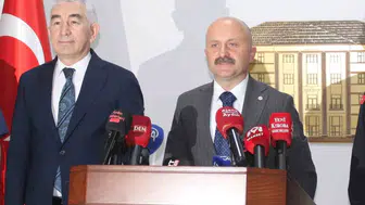 Kuşadası'ndaki pazar yeri yangınında Vali Varol'dan ilk açıklama: Can kaybı yok