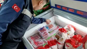 Şehzadeler’de marketlere sıkı takip: Fiyat ve hijyen denetimi mesaisi