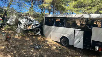 Tatil yolunda acı bilanço: Tur otobüsü şarampole devrildi