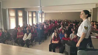 Dijital dünyada güvenlik eğitimi: Jandarmadan gençlere siber kalkan