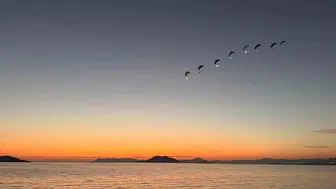 Ölüdeniz’in karanlığı ışıklarla aydınlandı: Gökyüzünde görsel şölen