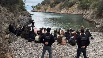 Fethiye kıyılarında gece operasyonu: Umuda yolculuğa çıkan 62 kişi yakalandı