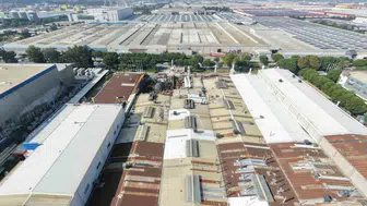 Manisa'da sanayi bölgesinde korkutan gece: İnci Akü fabrikasında hasar dronla görüntülendi