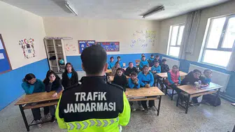 Minik adımlara trafik dersi: Jandarmadan dört ilçede seferberlik