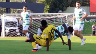 Muğlaspor fırtınası Atatürk Stadı'nı yıktı geçti: İstanbulspor'a gol yağmuru