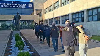 Afyonkarahisar'da terör örgütüne şafak baskını: 7 şüpheli kıskıvrak yakalandı
