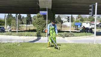 Kuşadası’nda sezon hazırlığı: Parklar ve yeşil alanlar yaza hazır