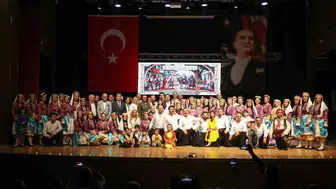 Tebeşiri bıraktılar sahneye çıktılar: Eğitimcilerden Anadolu rüzgarı