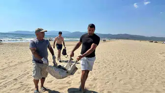 Denizlerde vicdansızlık kol geziyor: Bir caretta caretta daha taş bağlanarak ölüme terk edildi