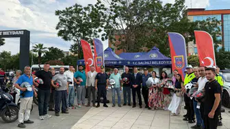 Salihli’de trafikte can güvenliği için kask seferberliği