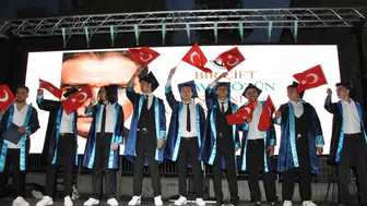 Salihli Anadolu Lisesi’nde 17. dönem gururu: 102 öğrenci kep attı