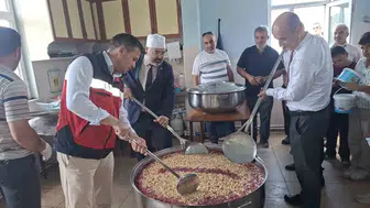 Kütahya’da 16 yıllık gelenek: 2 bin 500 kişilik aşure bereketi