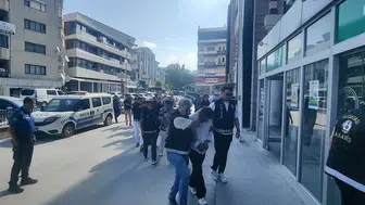 Kuşadası’nda vahşi cinayet: Silahla vurdukları genci dakikalarca darbettiler