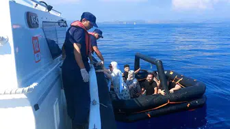 Ege'de insanlık dramı: Yunan unsurlarının ölüme terk ettiği göçmenlere Türk Sahil Güvenliği yetişti