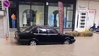 Tavşanlı’da gökyüzü boşaldı: Şehir merkezi sular altında kaldı