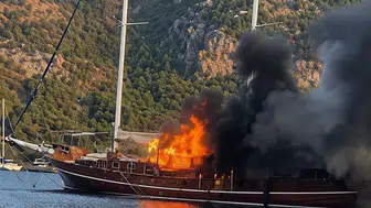 Göcek koylarında korku dolu anlar: Lüks tekneden geriye sadece enkaz kaldı