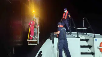 Fethiye açıklarında acil durum: Ticari gemideki hasta için nefes kesen operasyon