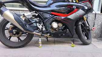 Denizli'de motosikleti yakmak istediler ama planları ellerinde patladı