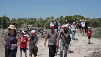 Hamleler bu kez tarihe yapıldı: Satranç ustaları beyaz cennette stres attı
