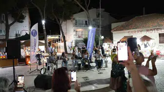 Didim'de sanat sokağı renkli anlara sahne oldu: Ritim ve dayanışma bir arada