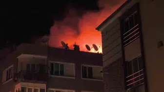 Denizli'de gece yarısı korku dolu anlar: Alevlerin arasına hortumla daldı
