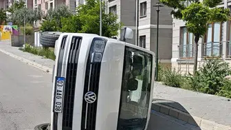 Afyonkarahisar'da trafik kabusu: İki hafif ticari araç birbirine girdi