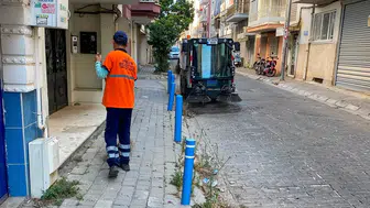 Efeler'de bahar temizliği mesaisi: Sokaklar pırıl pırıl oldu