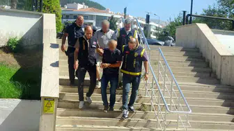 Emniyet müdürlüğünden hırsızlık şüpheliliğine: Parke taşı operasyonunda şok isim