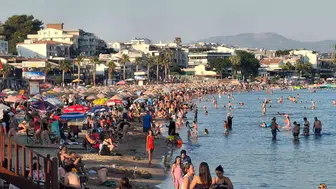 Didim'de termometreler zirveyi gördü: Sahillerde adım atacak yer kalmadı