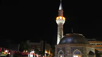 İzmir’de 15 Temmuz nöbeti: Meydanlar tek yürek oldu